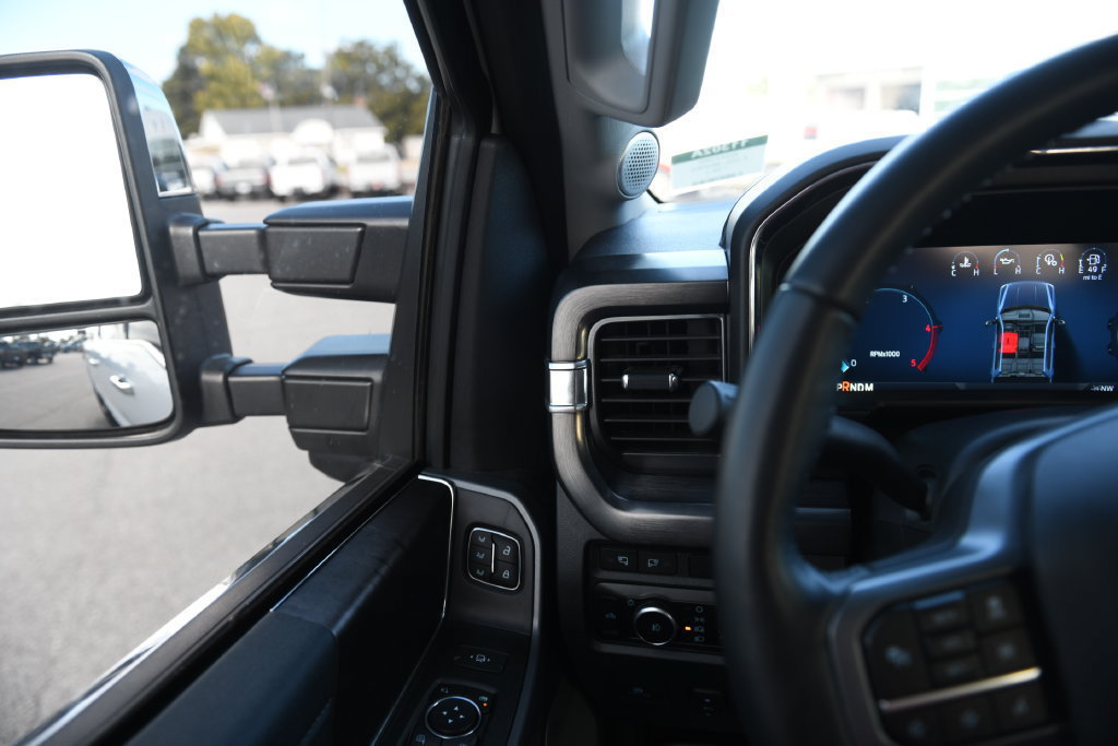 Used 2024 Ford F250 Lariat w/ Lariat Ultimate Package AWD/4WD image 32
