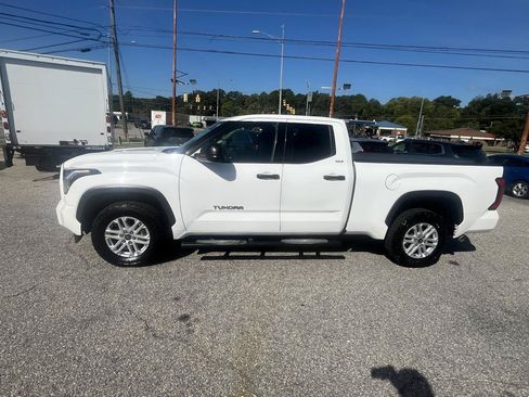 Used 2022 Toyota Tundra SR5 AWD/4WD image 11