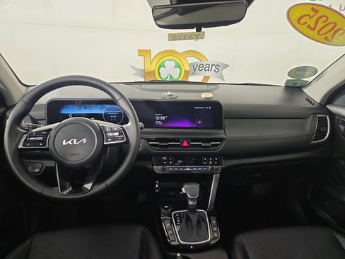 Used 2025 Kia Seltos EX w/ EX Sunroof Package image 12
