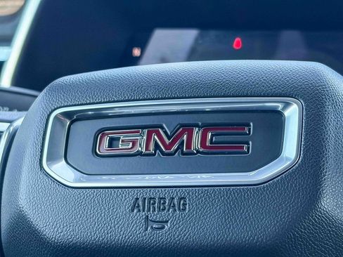 Used 2024 GMC Canyon Elevation w/ Elevation Premium Package RWD image 21