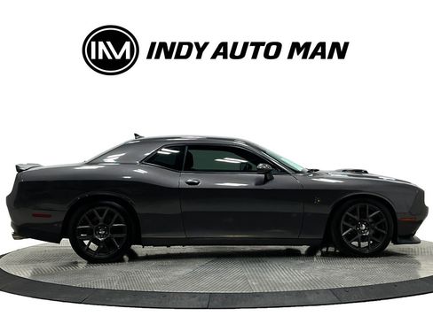 Used 2016 Dodge Challenger R/T Scat Pack RWD image 3