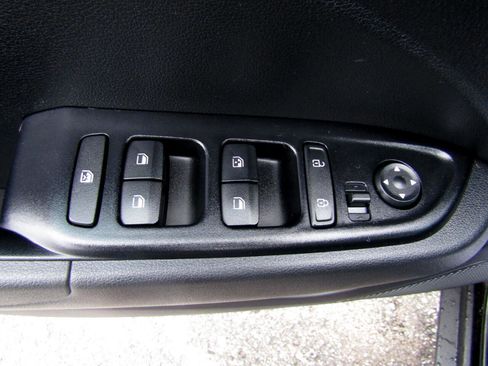 Used 2022 Hyundai Venue SEL image 11