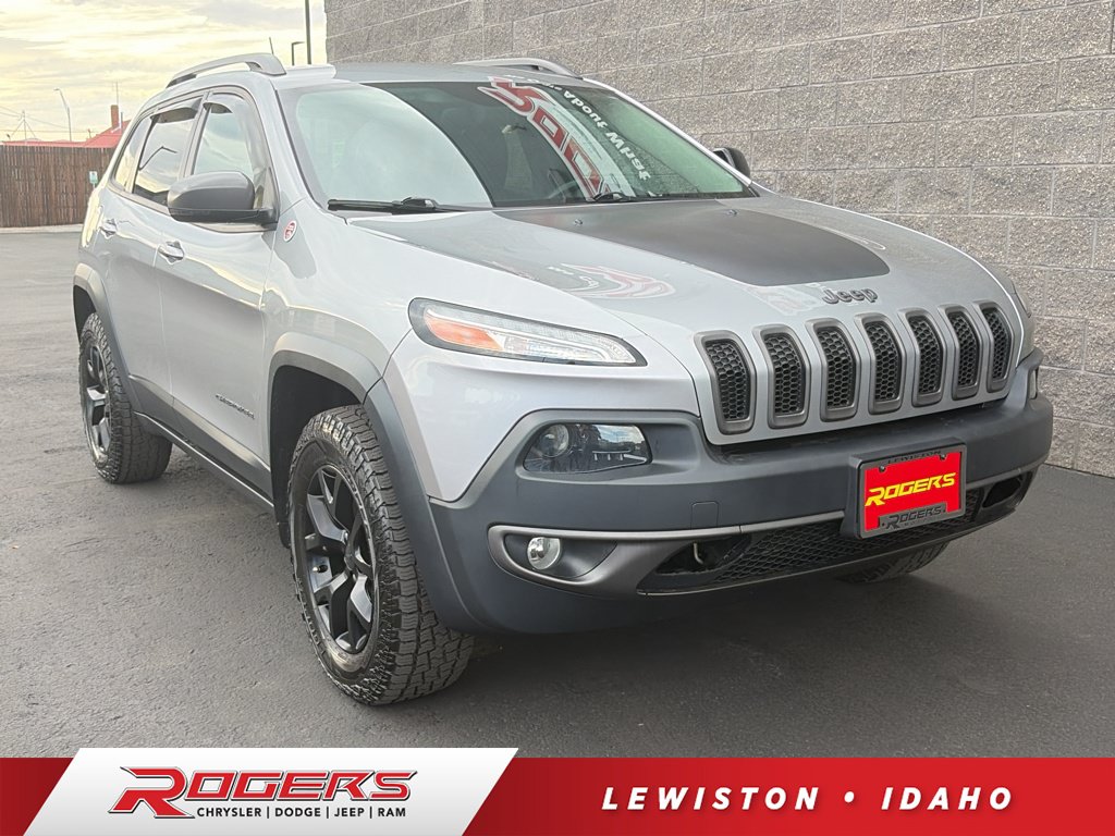 Used 2016 Jeep Cherokee Trailhawk w/ Comfort/Convenience Group AWD/4WD image 1