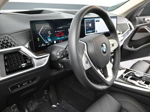 Used 2025 BMW X7 xDrive40i w/ Premium Package AWD/4WD image 18