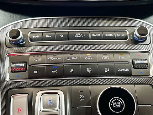 Used 2023 Hyundai Santa Fe SEL w/ Premium Package image 14