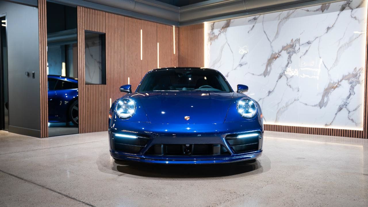 Used 2020 Porsche 911 Carrera 4S AWD/4WD image 3