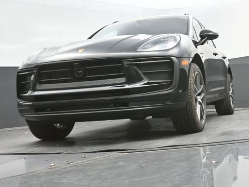 New 2026 Porsche Macan image 30