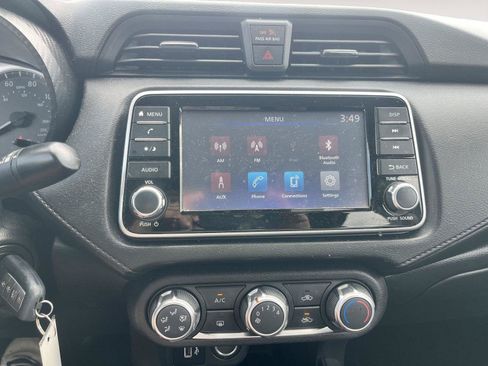 Used 2022 Nissan Versa S FWD image 18