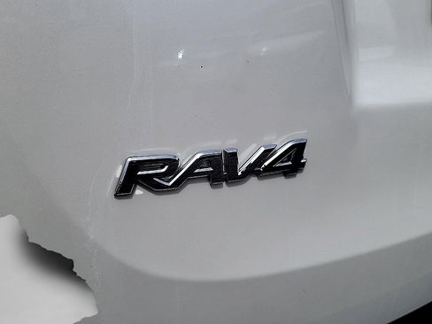 Used 2014 Toyota RAV4 Limited AWD/4WD image 32