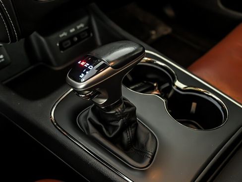 Used 2018 Dodge Durango SRT w/ SRT Interior Appearance Group AWD/4WD image 29