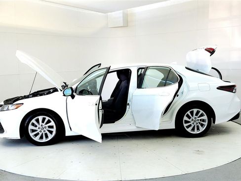 Used 2022 Toyota Camry LE w/ Carpet Mat Package (TMS) image 10