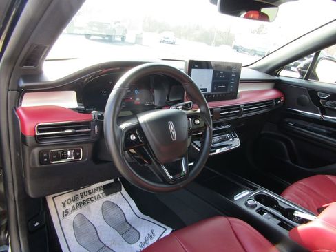 Used 2025 Lincoln Corsair Grand Touring w/ Equipment Group 301A AWD/4WD image 14