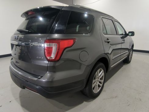 Used 2018 Ford Explorer XLT w/ Equipment Group 202A image 6