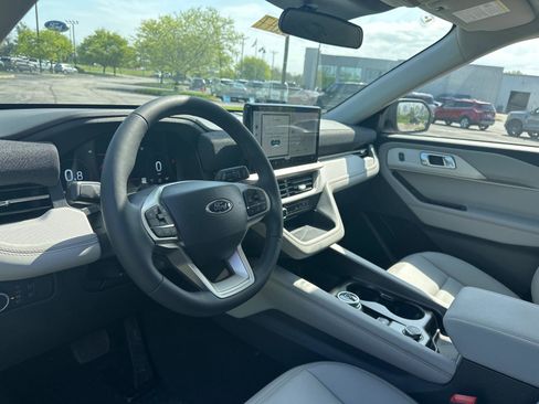 New 2026 Ford Explorer Active AWD/4WD image 6