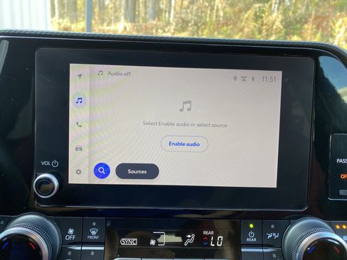 Used 2023 Toyota Highlander XSE image 25