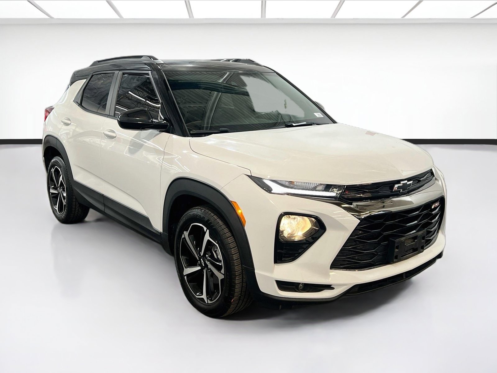 Used 2022 Chevrolet TrailBlazer RS FWD image 3