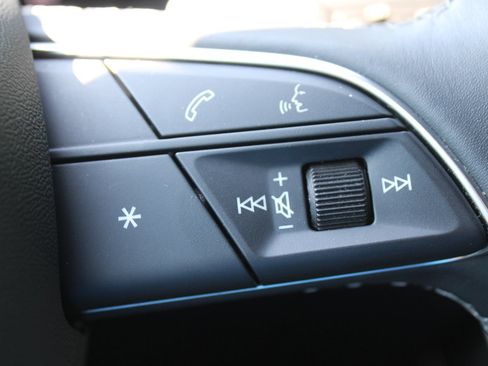 Used 2025 Audi Q7 3.0T Premium AWD/4WD image 37