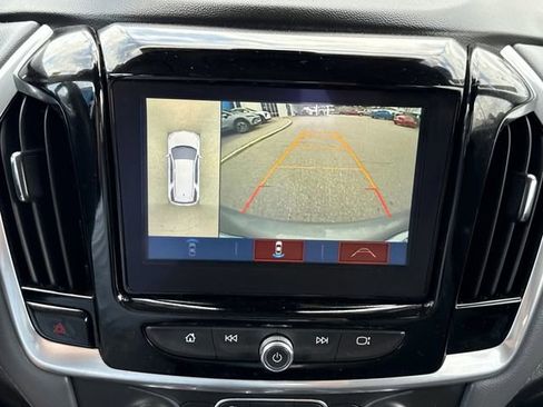 Used 2019 Chevrolet Traverse LT w/ LT Premium Package image 21