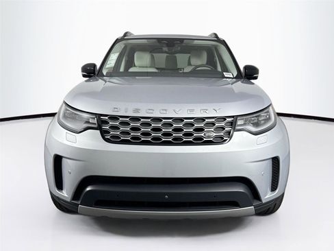 Used 2024 Land Rover Discovery S AWD/4WD image 9
