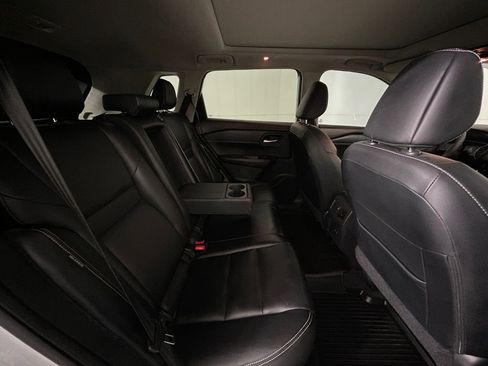 Used 2023 Nissan Rogue SL FWD image 17