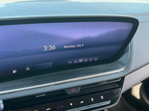 Used 2024 Buick Envision Preferred AWD/4WD image 26