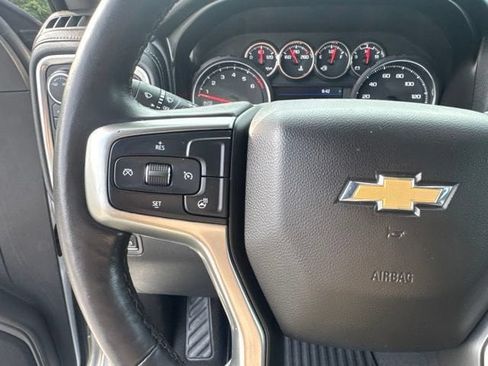 Used 2021 Chevrolet Silverado 1500 LT w/ Convenience Package II AWD/4WD image 16