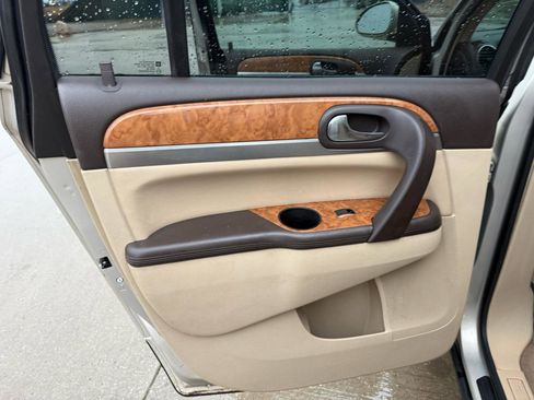 Used 2010 Buick Enclave CX w/ Driver Confidence Package image 15