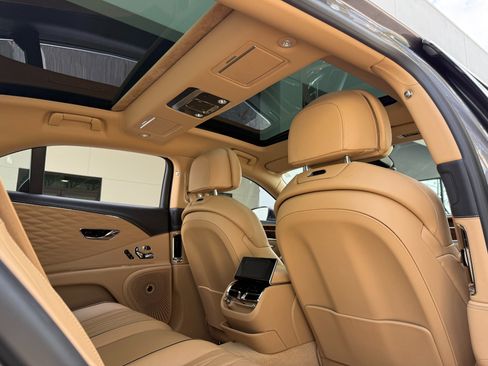 Used 2021 Bentley Flying Spur W12 AWD/4WD image 41