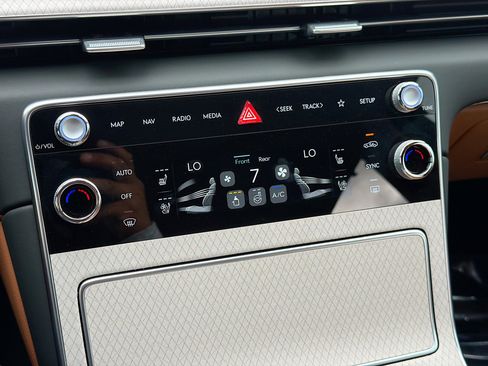 Used 2025 Genesis GV80 2.5T Prestige image 35