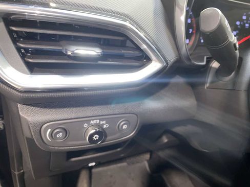 Used 2023 Chevrolet TrailBlazer LT w/ Convenience Package FWD image 24