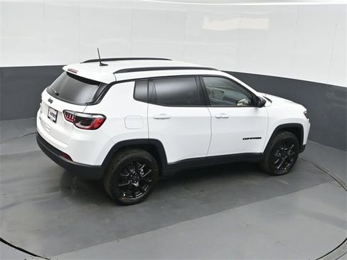 New 2026 Jeep Compass Latitude image 30