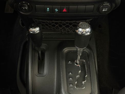Used 2016 Jeep Wrangler Unlimited Sport w/ Quick Order Package 24S AWD/4WD image 17