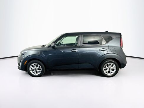 Used 2025 Kia Soul LX w/ LX Technology Package FWD image 4