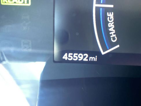 Used 2025 Toyota Camry LE FWD image 31