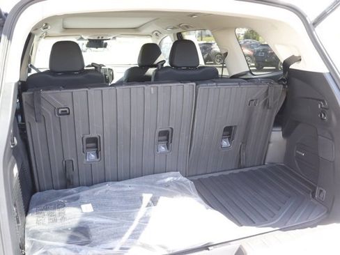 Used 2025 Subaru Ascent Touring w/ Popular Package #1 image 5