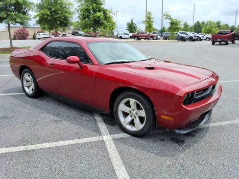 Used 2009 Dodge Challenger R/T RWD image 3