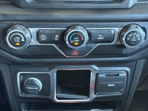 Used 2020 Jeep Gladiator Sport w/ Trailer Tow Package image 20