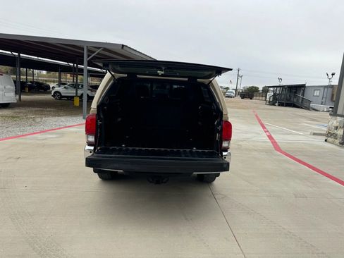 Used 2020 Toyota Tacoma SR image 45