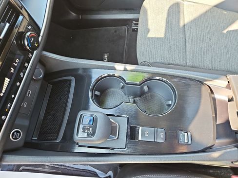 Used 2021 Nissan Rogue SV FWD image 12