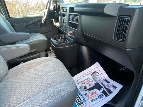 Used 2025 Chevrolet Express 2500 Extended w/ Communications Package image 21