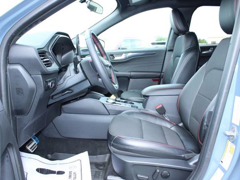 Used 2024 Ford Escape ST-Line w/ Tech Pack #1 AWD/4WD image 31