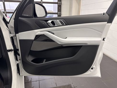 New 2026 BMW X7 xDrive40i image 61