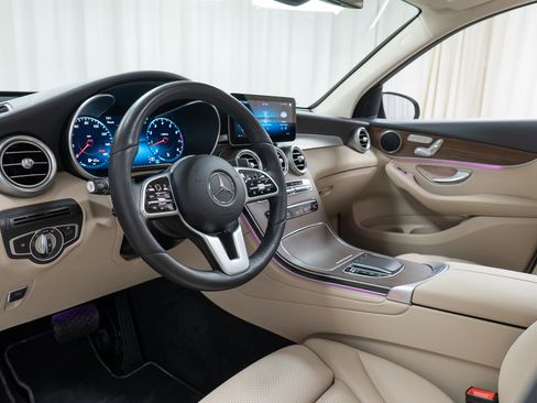 Certified 2022 Mercedes-Benz GLC 300 4MATIC w/ Premium Package Lite image 12
