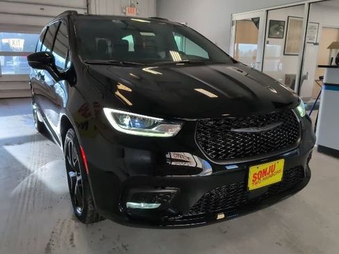 New 2026 Chrysler Pacifica Select w/ S Appearance Package AWD/4WD image 40