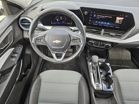 Used 2025 Chevrolet Trax LT w/ Driver Confidence Package FWD image 33