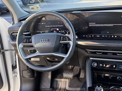 Used 2025 Audi Q5 Premium Plus w/ Premium Plus image 19