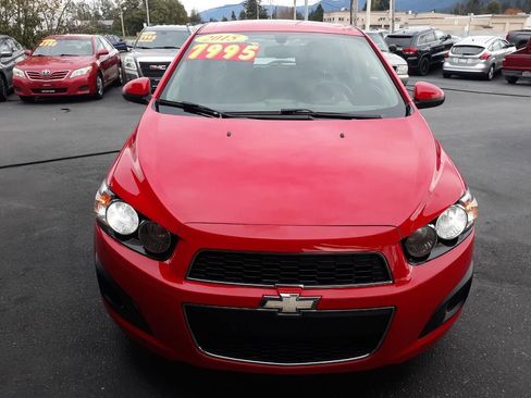 Used 2015 Chevrolet Sonic LT image 8