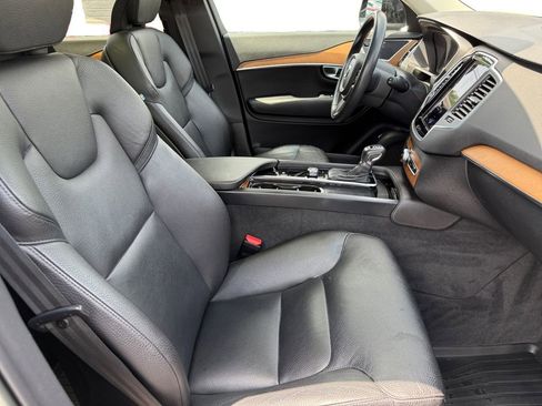 Used 2022 Volvo XC90 T6 Momentum w/ Climate Package image 15