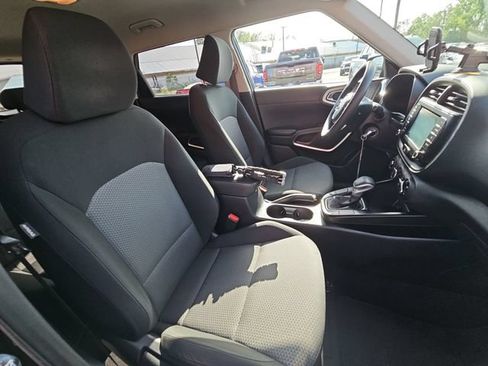 Used 2020 Kia Soul LX FWD image 30