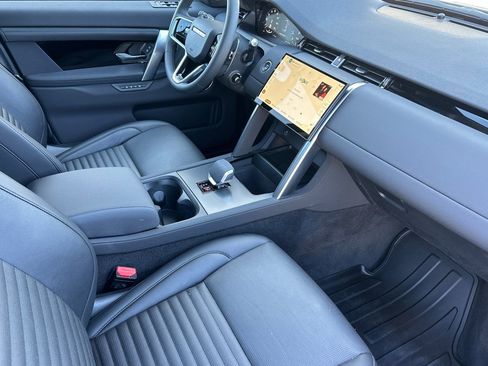 Used 2024 Land Rover Discovery Sport S image 18